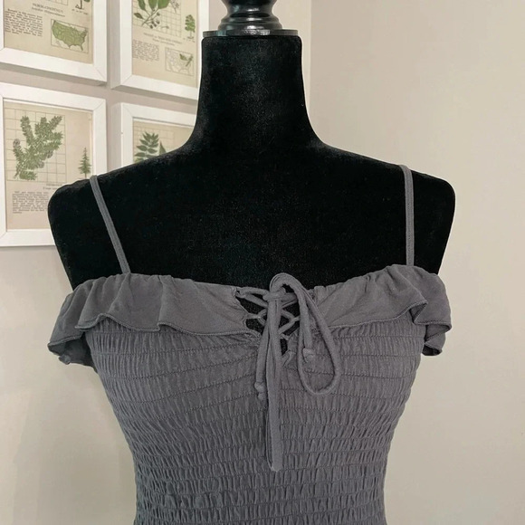 American Eagle Gray Shirred Stretchy Elastic Cropped Tank Top - Picture 4 of 10